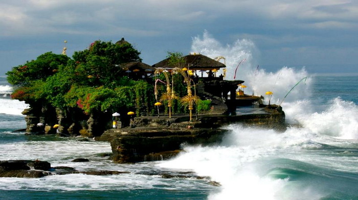 Paket Wisata Bali Tanah Lot