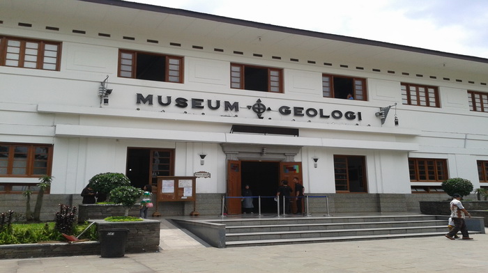 Paket Wisata Bandung museum geology