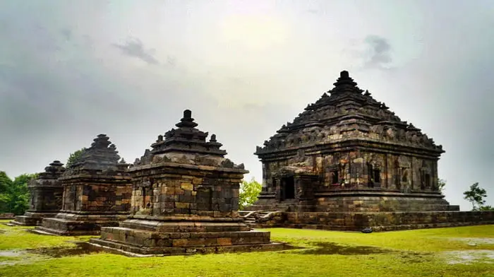 tempat wisata candi ijo