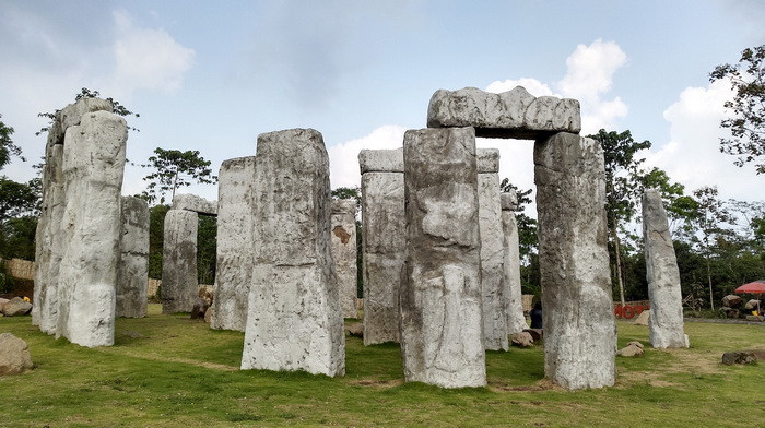 Paket Wisata Jogja Stonehenge Merapi 1