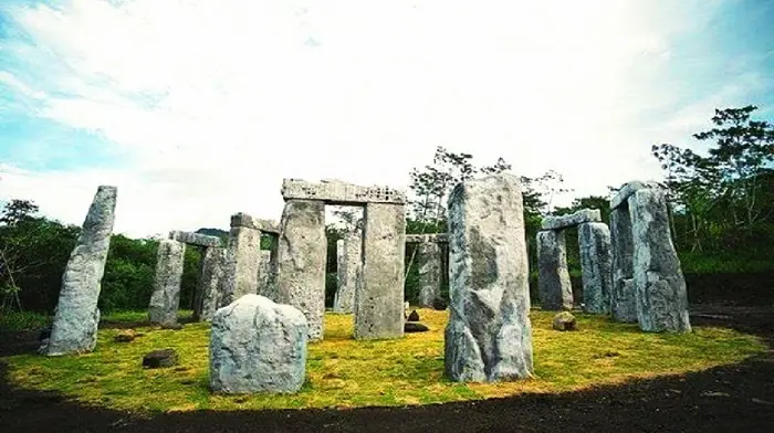 Paket Wisata Jogja Stonehenge Merapi