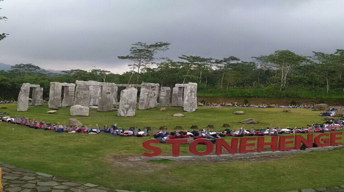 Paket Wisata Jogja Stonehenge Merapi 5