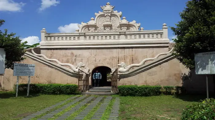 paket wisata jogja taman sari