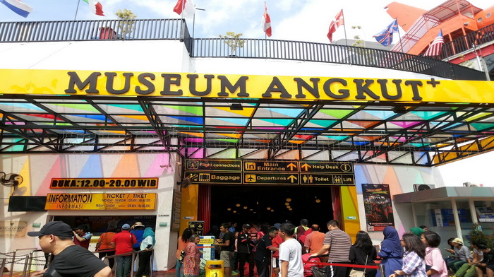 Paket Wisata Malang Museum Angkut 1