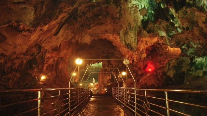 Wisata Purwokerto Goa Jatijajar
