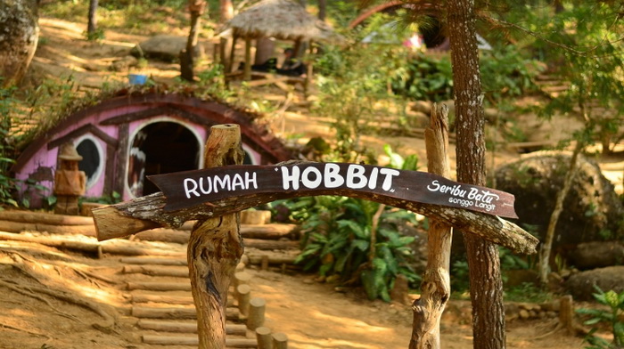 Paket wisata jogja rumah hobbit