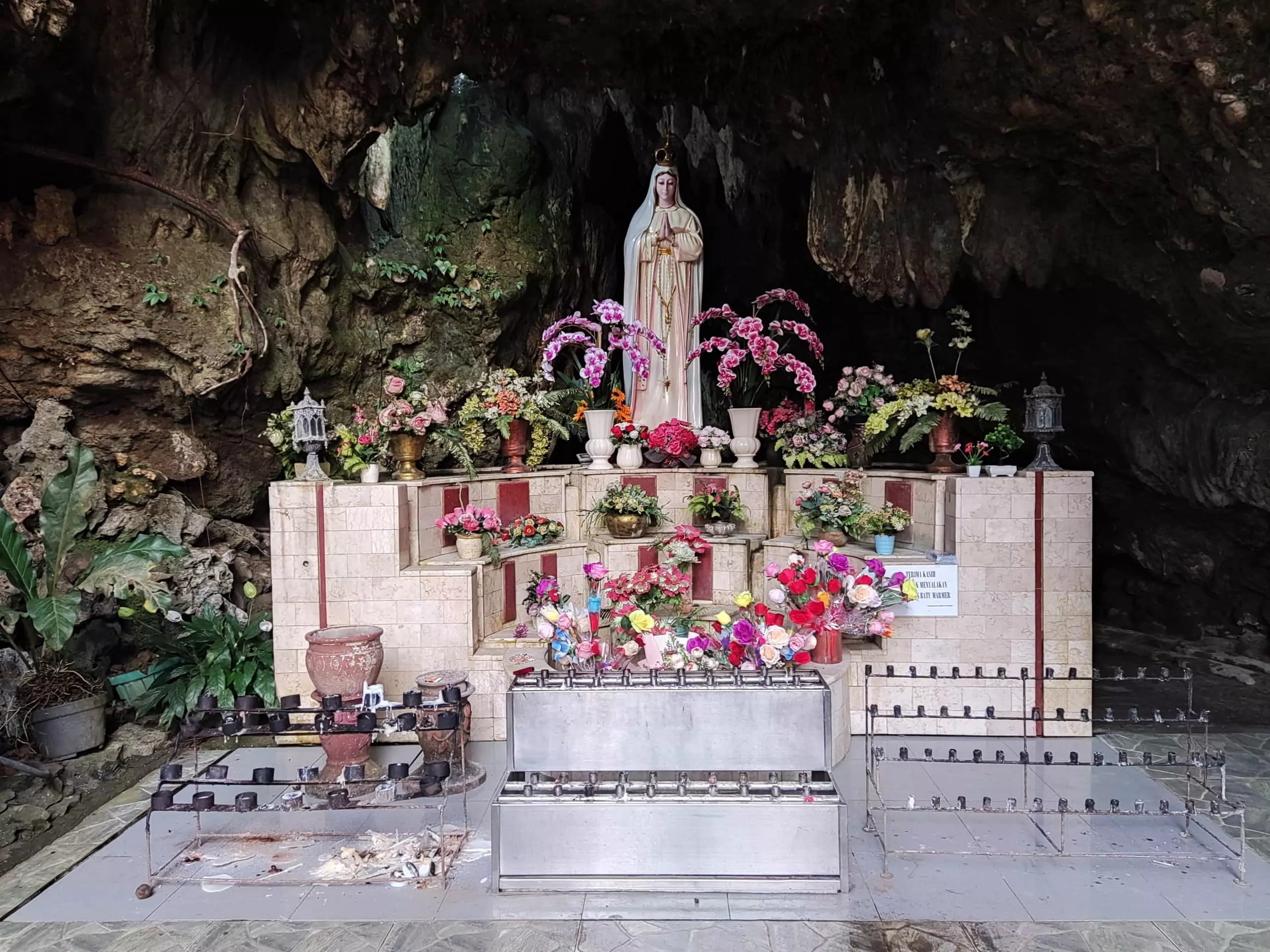 13 Gereja & Gua Maria di Jogja: Wisata Rohani Umat Kristiani