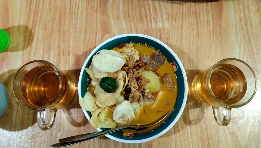 Lontong Kari Kebon Karet