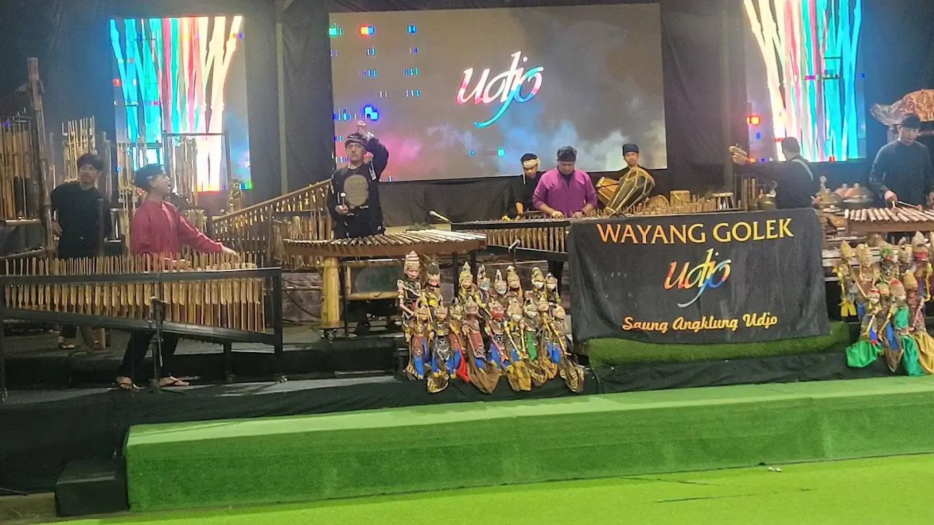 Tempat Wisata Murah di Bandung - Saung Angklung Udjo